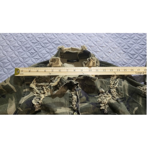 Fashion Nova Camo Jacket Distressed Ripped Military Button Down Green Size XSS - Picture 8 of 14